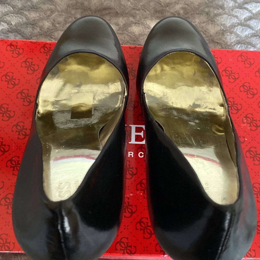 GUESS High Heeled Pumps - Picture 7 of 10